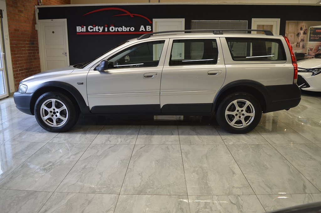 Volvo XC70 2.5T (210hk) AWD Business / 1-Ägare / Drag / Nyservad & Besiktad