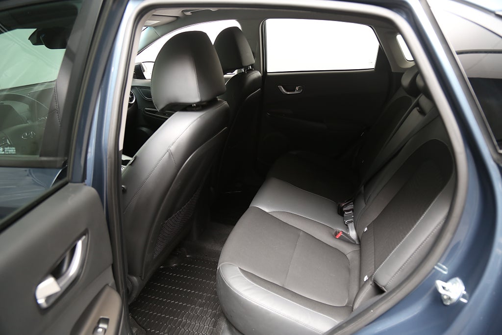Hyundai Kona 64 kWh Essential 204hk Navi KRELL Dragkrok 2021