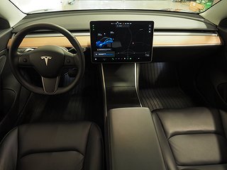 Sedan Tesla Model 3 18 av 22