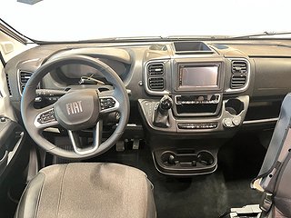 Husbil-halvintegrerad Adria MATRIX SUPREME 670 DL 27 av 28