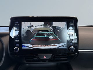 Toyota Yaris Cross Hybrid e-CVT Active S&V-Hjul/Backkamera/Rattvärme/BT – bild 15