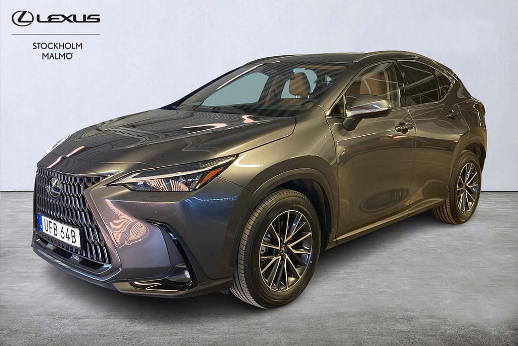 Lexus NX450H+ 450h+ Skinn P-värmare Backkamera Drag