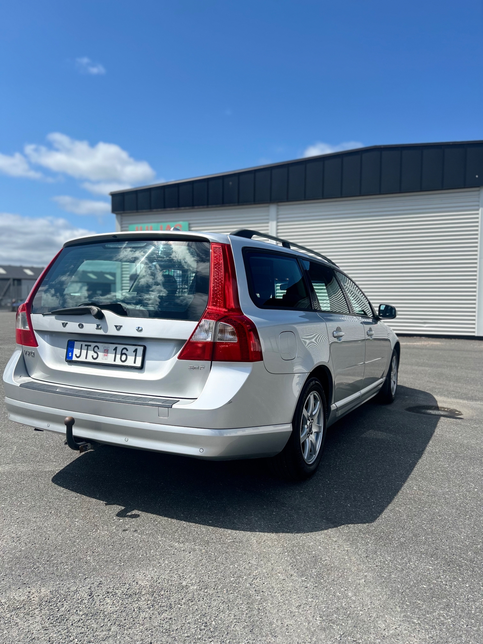 Volvo V70 2.0F Momentum Euro 4 2009, kuva 5/10