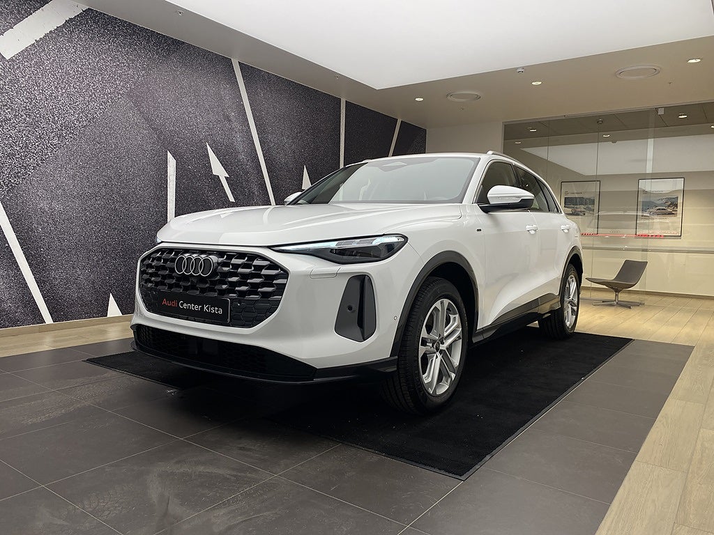 Audi Q5 SUV e-hybrid quattro