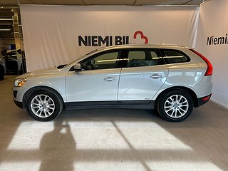 Volvo XC60 D5 AWD Summum Dragkrok/Skinn/D-Värm/SoV/P-sens