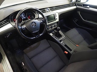 Kombi Volkswagen Passat 17 av 24