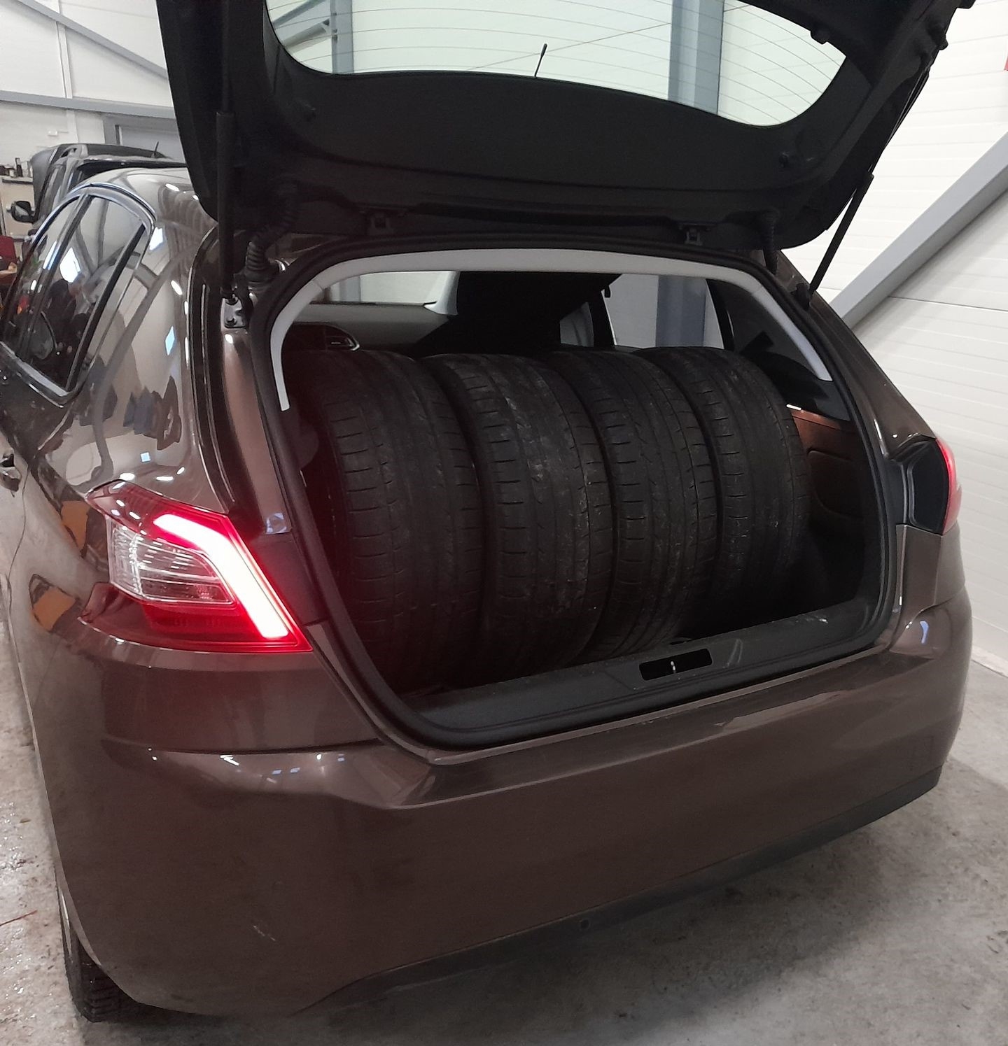 Peugeot 308 2015, bild 5/51