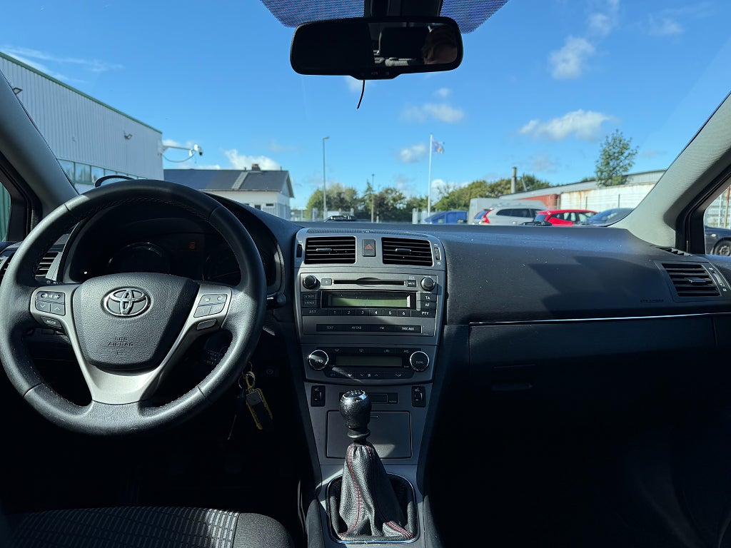 Toyota Avensis Kombi 1.8 Valvematic Business