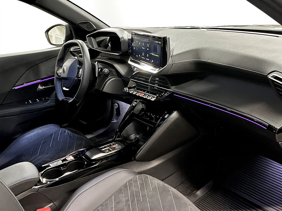 Bild på Peugeot 2008 GT 1.2 PT 130hk Aut B-KAMERA CARPLAY
