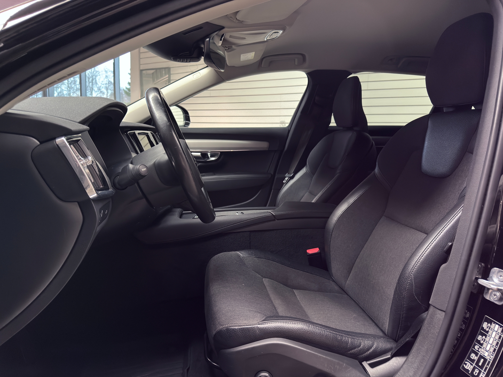 Volvo V90 B4 197hk Momentum | Dragkrok | Värmare | Facelift 2021 - miniatyr 32