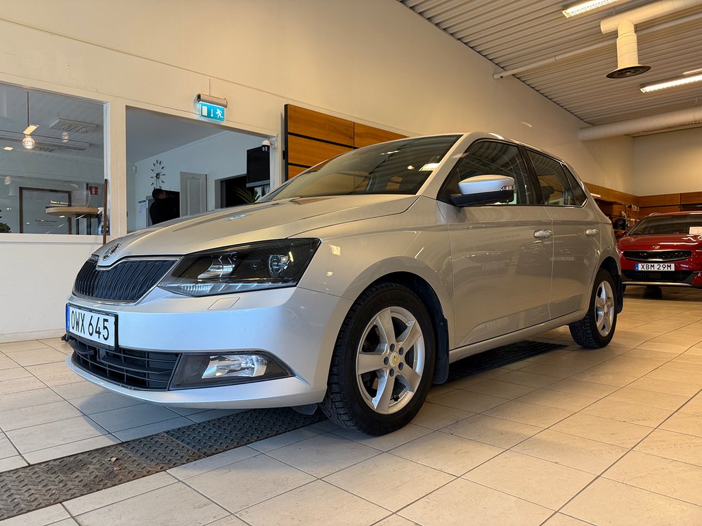 Skoda Fabia 1.0 TSI Style M-värmare Skatt 360kr/år Lågmil