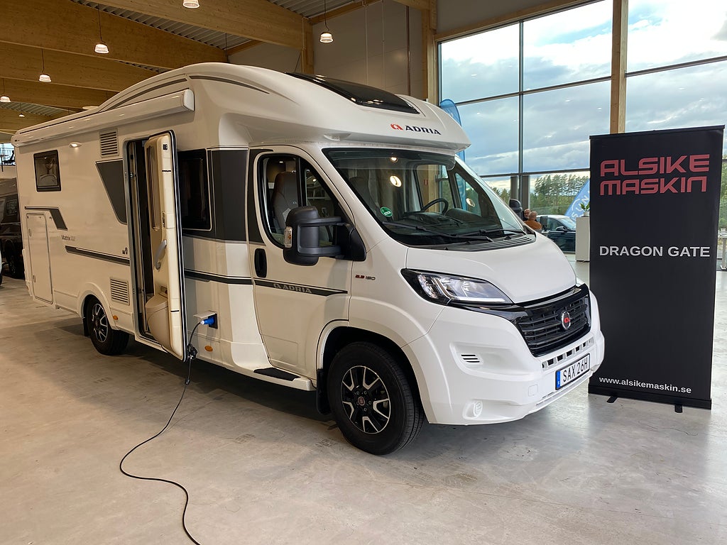 Adria Matrix Plus 670 DL / Taksäng / F2F / Solcell / Automat 150hk / U