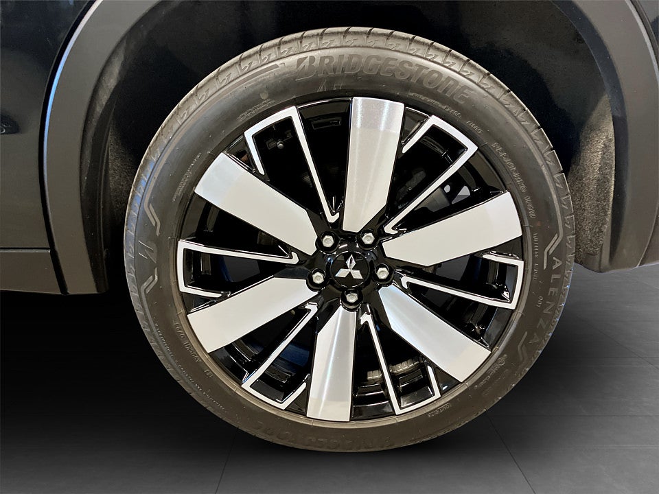 Bild på Mitsubishi Outlander Instyle PHEV 306k Aut 4WD PANO B-KAMERA