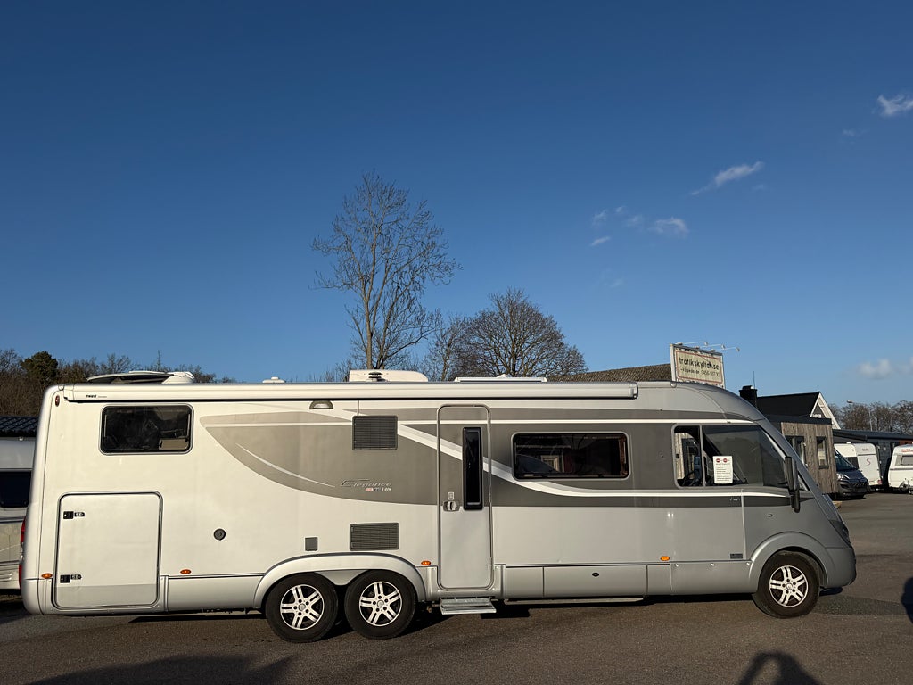 Bürstner Elegance Strada läder 5000 mil mkt fin 