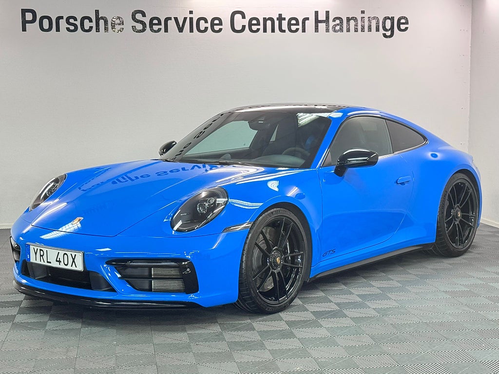 Porsche 911 992 Carrera 4 GTS