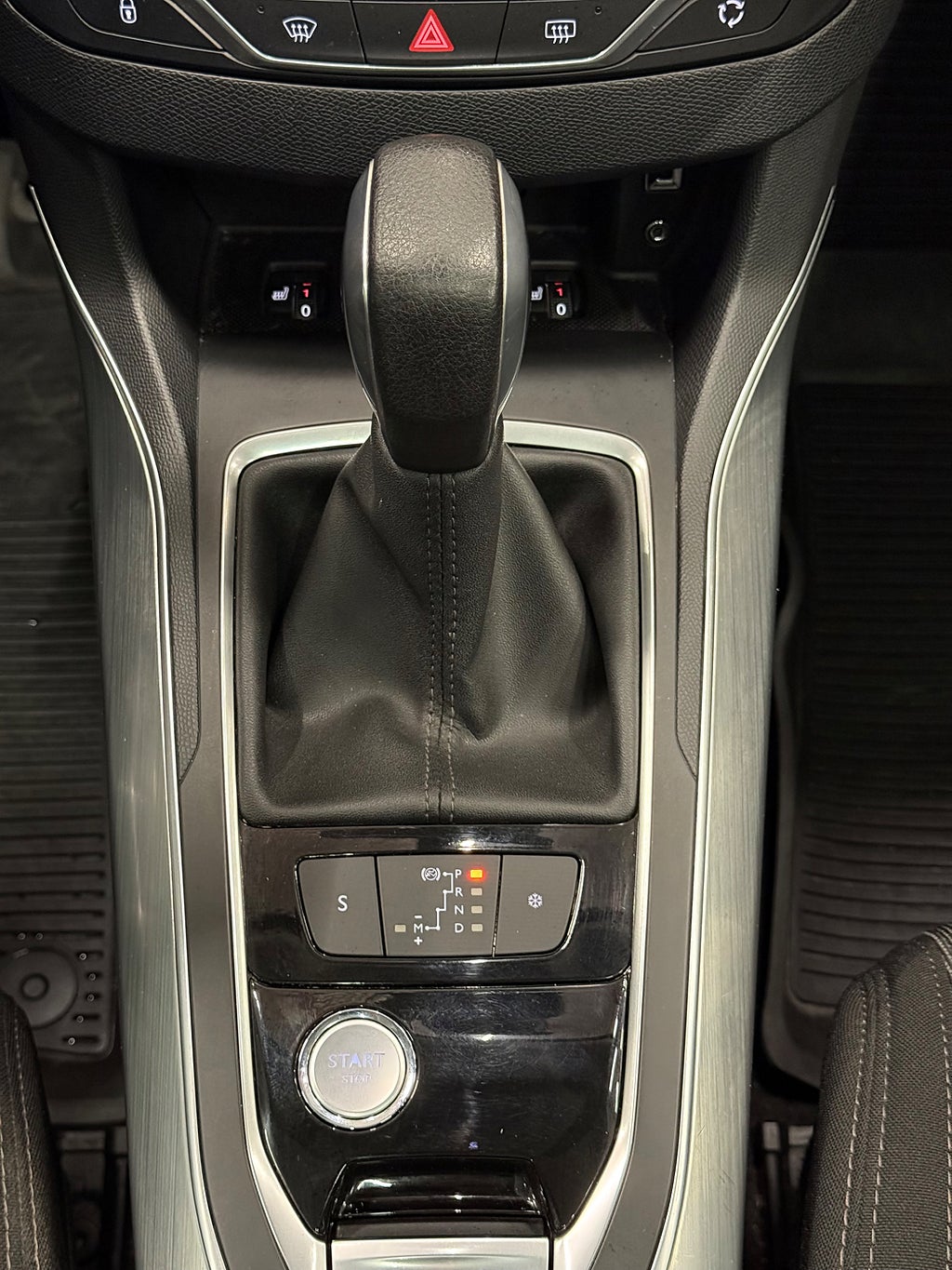 Peugeot 308 SW 1.2 Allure  Automat Panorama Navi S&V-hjul HELGKAMPANJ! - miniatyr 18