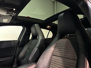 Mercedes-Benz GLA220 220 4MATIC AMG Drag Psens Pano Kamera CarPlay SoV – bild 18