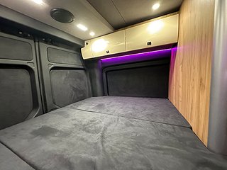 Husbil-halvintegrerad Volkswagen Crafter 177HK AUT AWD 10 av 18