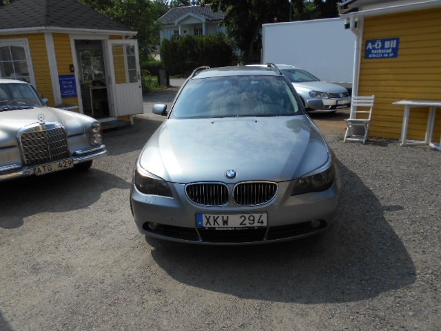 BMW 523 i Touring 177hk 2006, bild 2/37
