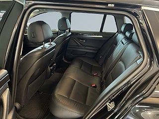 BMW 520d xDrive Touring Aut Drag Mvärm Psens Rattvärme Skinn S&V