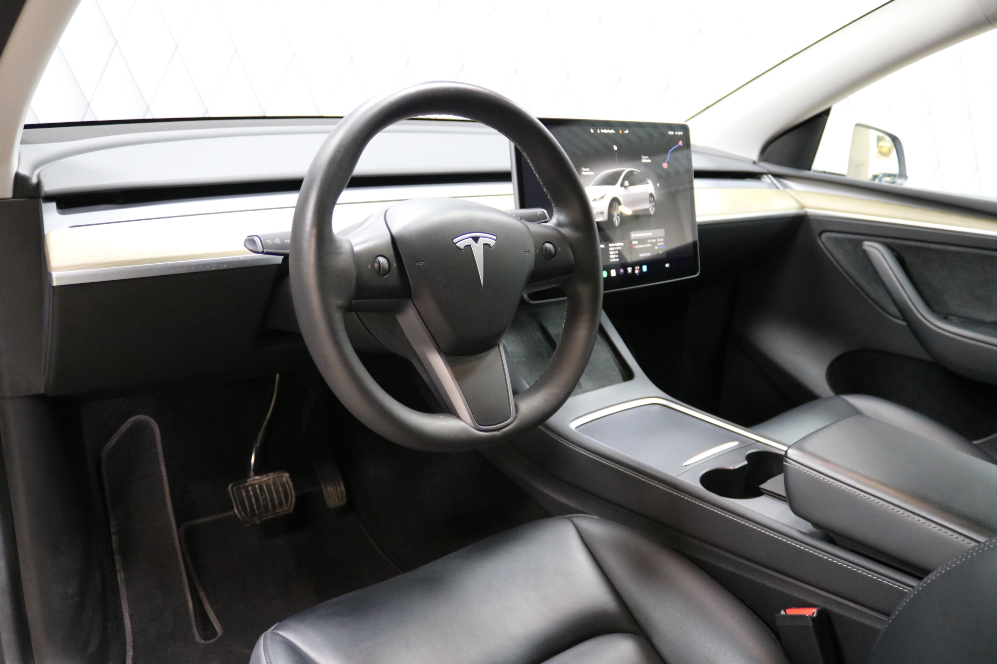 Tesla Model Y Standard Range RWD 2023, bild 6/55