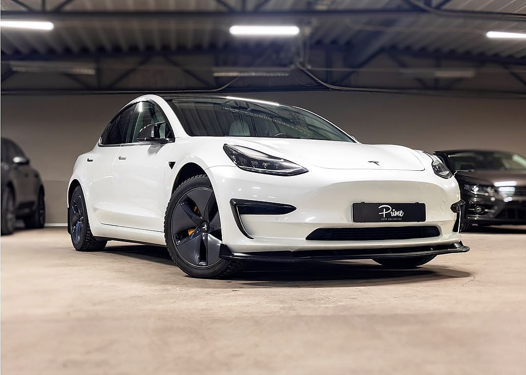 Tesla Model 3 Standard Range Plus | Autopilot | Pano