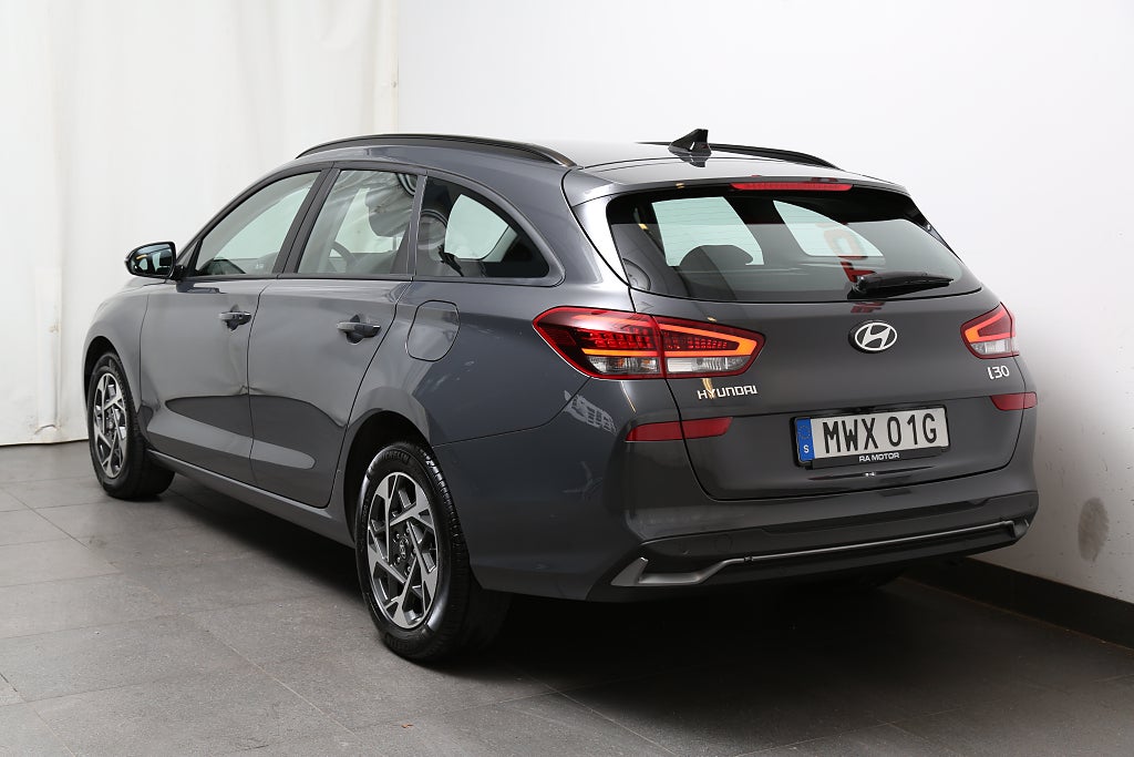 Hyundai i30 1,0 T-GDi MHEV Essential Kombi Aut Navi Kamera 2025