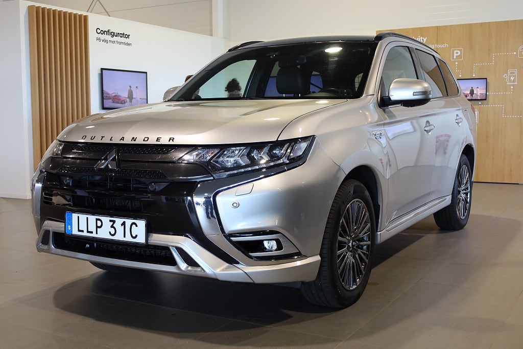 Mitsubishi Outlander PHEV CVT S-Edition Lucka 360° Navi Läder Drag Rattvärm 2020