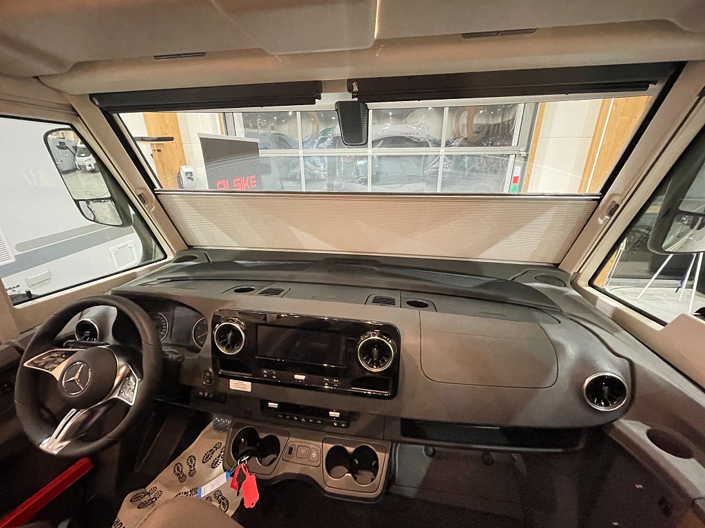 Kabe TMRI 830 LGB Imperial /Drag/Cinderella/Bakhjulsdriven 190hk - Kabe