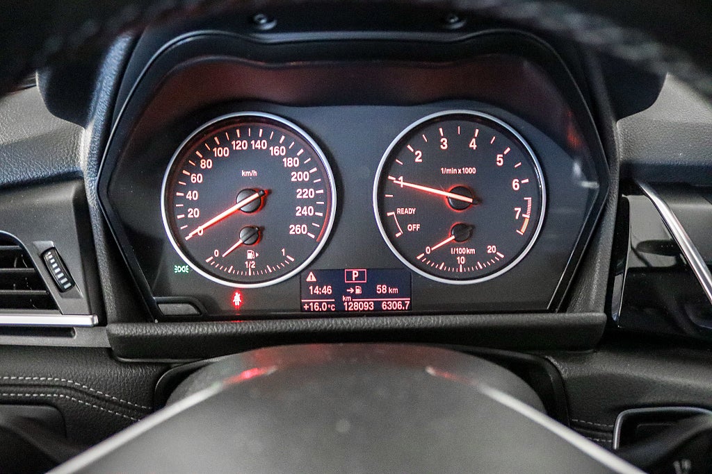 BMW 218 i Active Tourer Sport Line HiFi Dragkrok Kamera