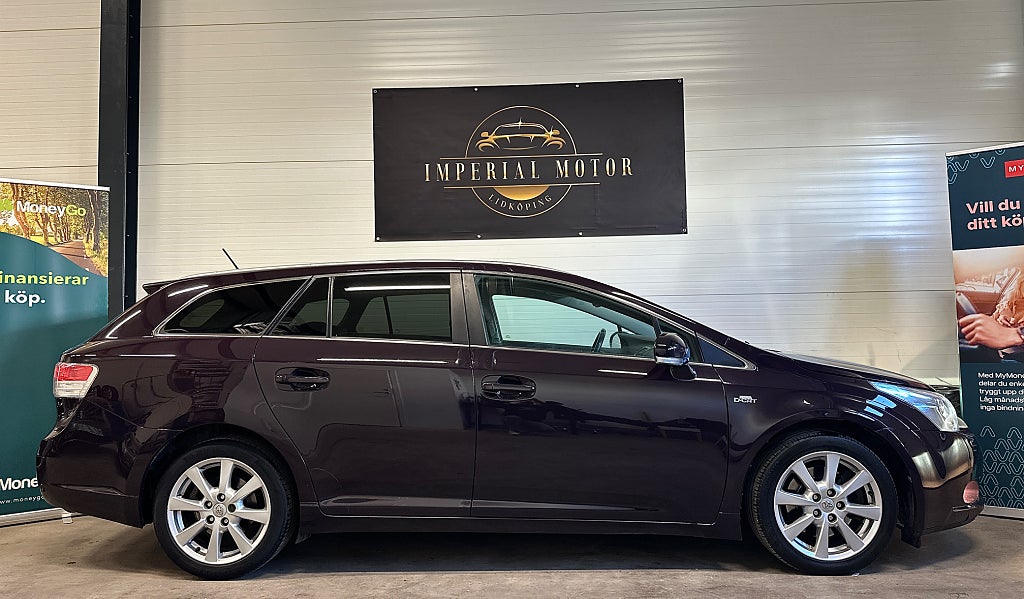 Toyota Avensis Kombi 2.2 D-4D Premium Euro 5/ Nybesiktad/ panoramatak 