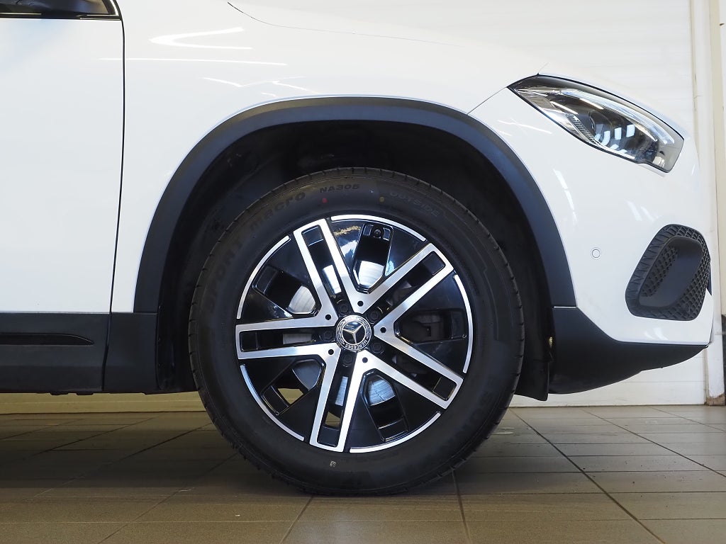 Mercedes-Benz GLA 200 d 8G-DCT Progressive Line Pano Drag Navi Kamera 2021