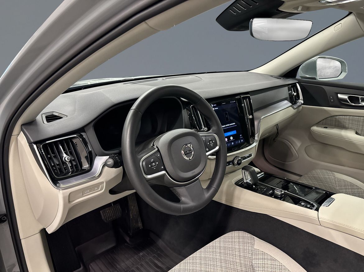 Volvo V60 Recharge T6 AWD Core Bright 2024, bild 5/10