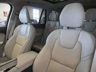 SUV Volvo XC90 16 av 26