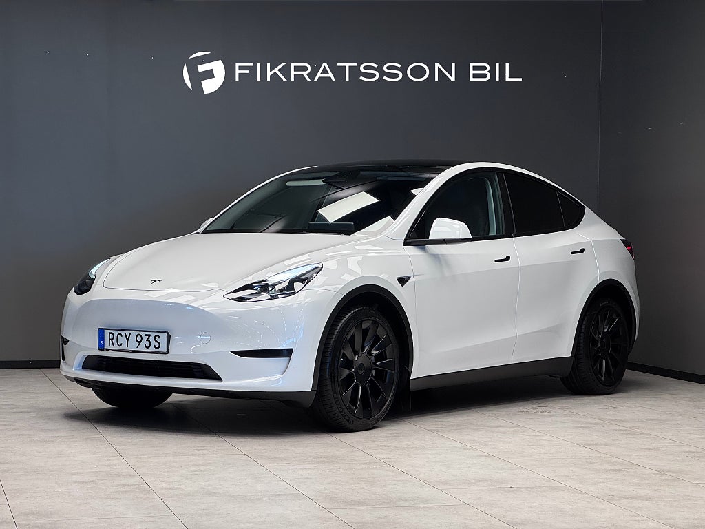 Tesla Model Y Standard Range RWD / Navi / Värmare / Drag / Panorama