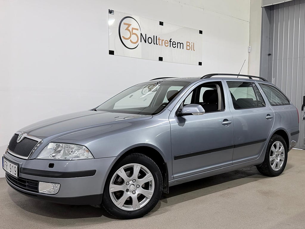 Skoda Octavia Kombi 1.6 FSI TipTronic Nybes NyServ P-sensor Dragkrok