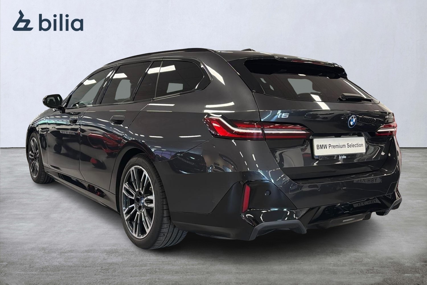 BMW i5 eDrive 40 Touring M-sport 2025, bild 2/47