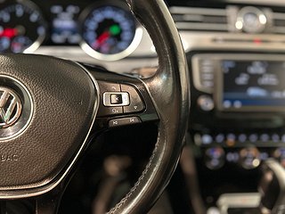 Volkswagen Passat Sportscombi R-Line AWD Dvärm Kamera Drag
