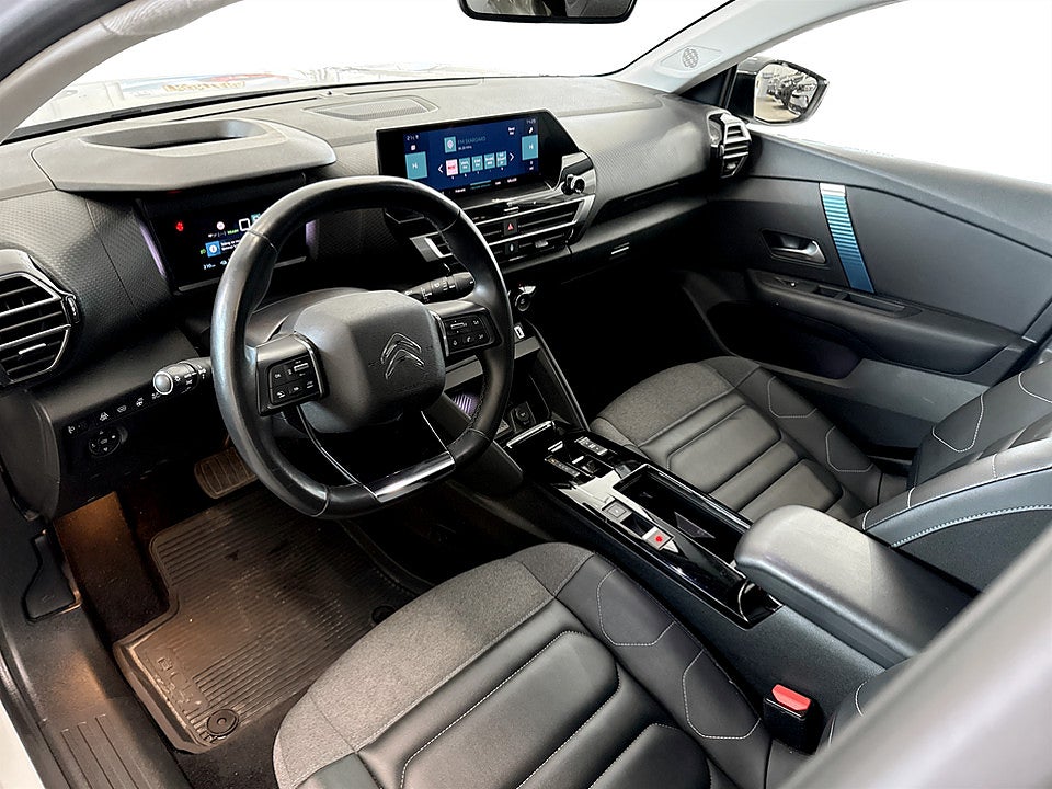 Bild på Citroën e-C4 Shine 50kWh 136hk Aut B-KAMERA CARPLAY