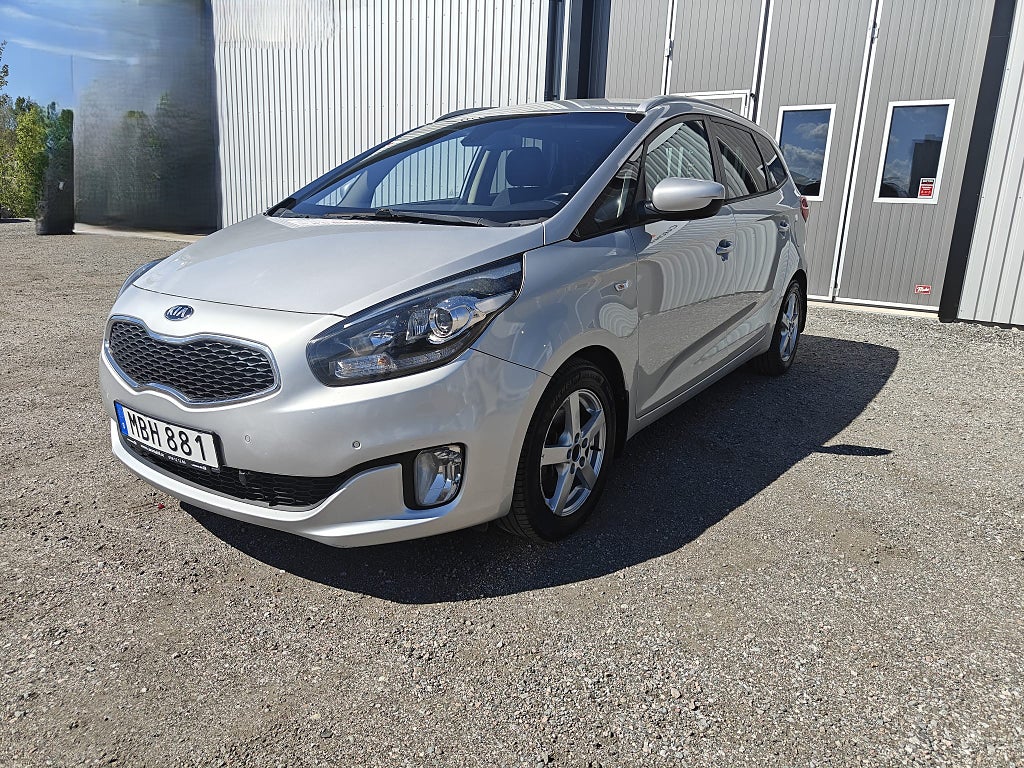 Kia Carens 1.7 CRDi Manuell Euro 6 7 sits Dragkrok Rattvärme