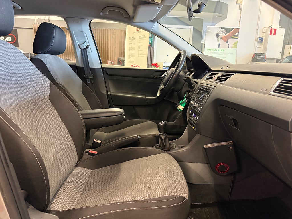 Skoda Rapid 2013 - miniatyr 17