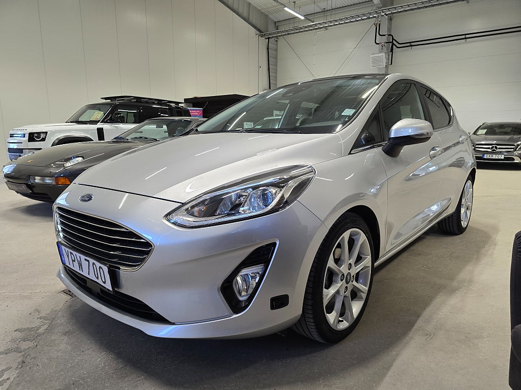 Ford Fiesta 1.0 EcoBoost Automat Titanium *Panorama *Värmare