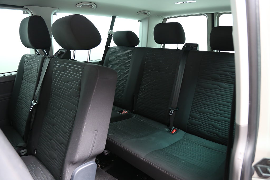 Volkswagen Caravelle 2,0 TDI Comfortline Kombi 9-sits Värmare Drag Leasbar 2022