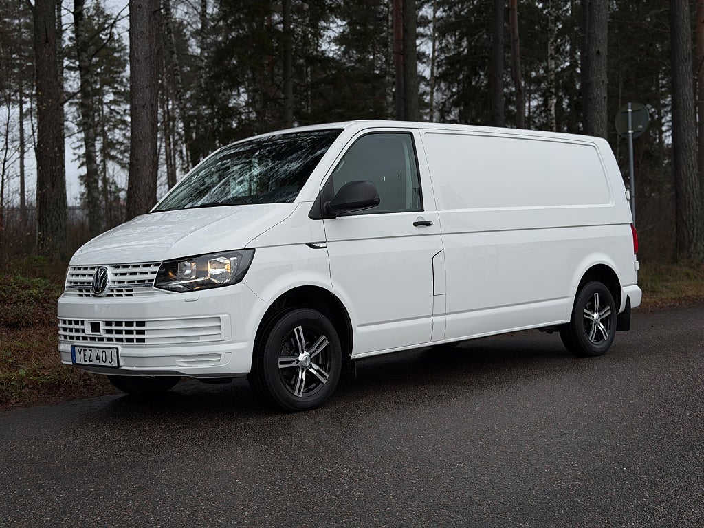 Volkswagen Transporter 2.0 TDI DSG LWB /Värmare/Leasbar/OBS 3992 mil