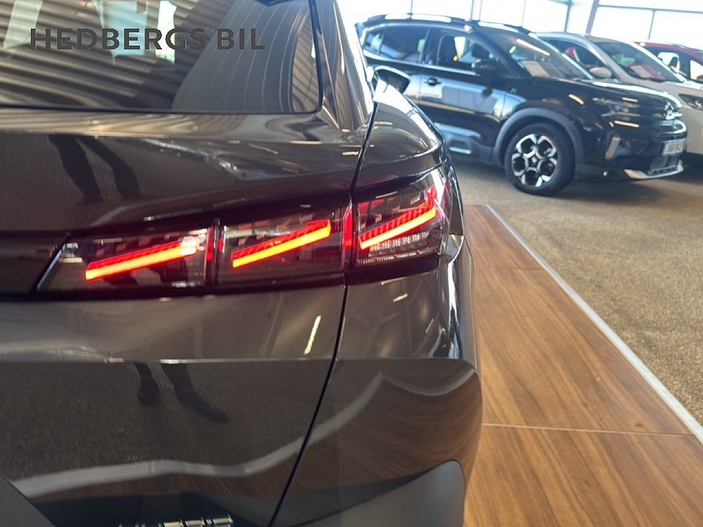 Peugeot 408 GT PHEV 225HK thumbnail