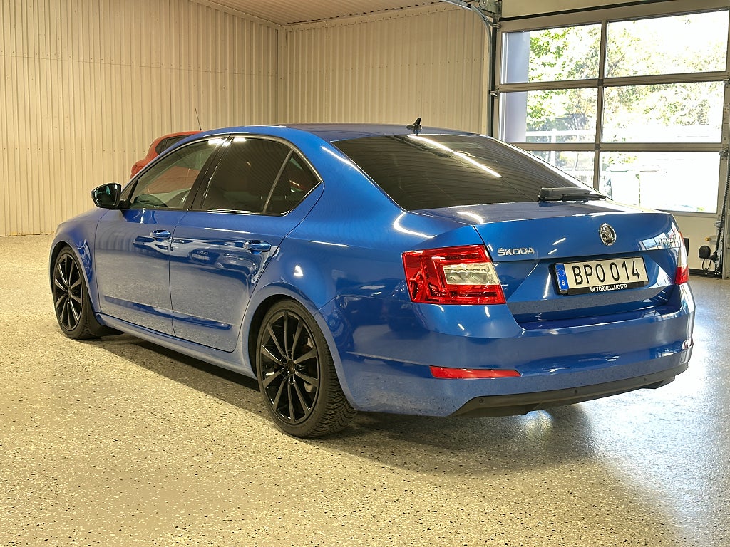 Skoda Octavia 1.6 TDI Ambition Euro 5 Kamrem Bytt Nya däck Ny bess
