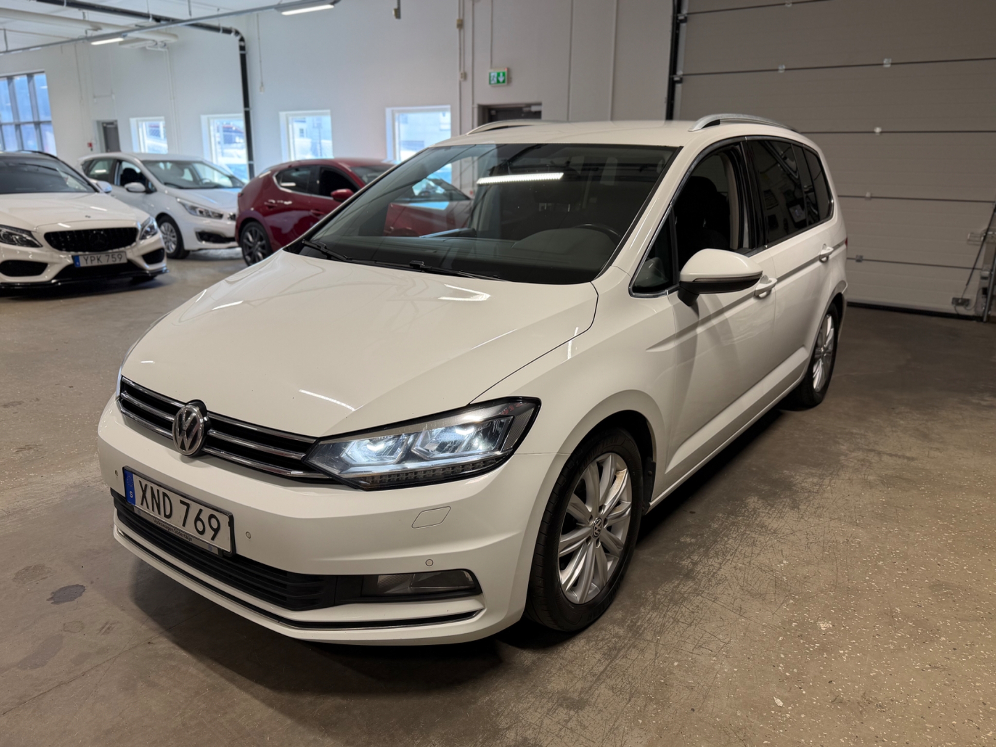 Volkswagen Touran 7-seater 2.0 TDI GT 2017, bild 6/40