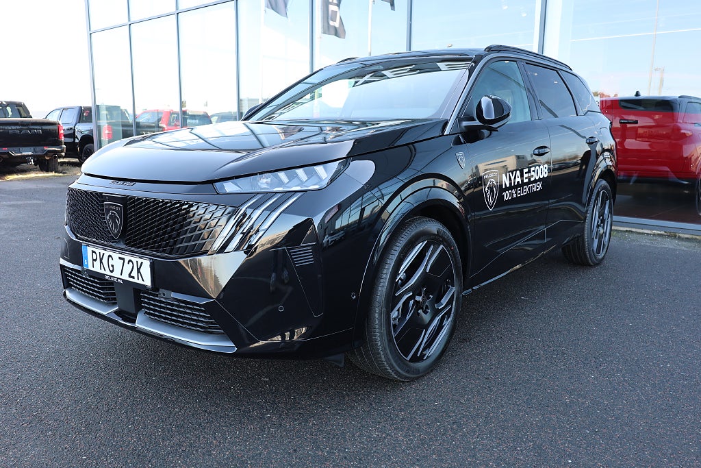 Peugeot E-5008 Winter Edition ULTIMATE 73 kWh 213hk 500km 7-sits