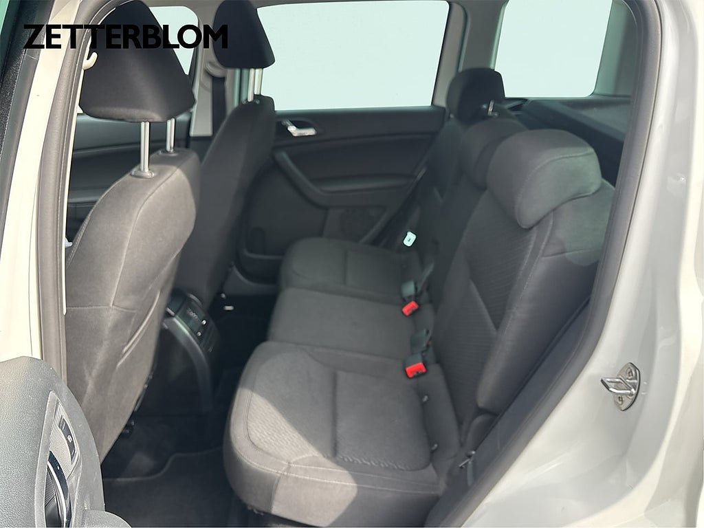 SUV Skoda Yeti 9 av 17