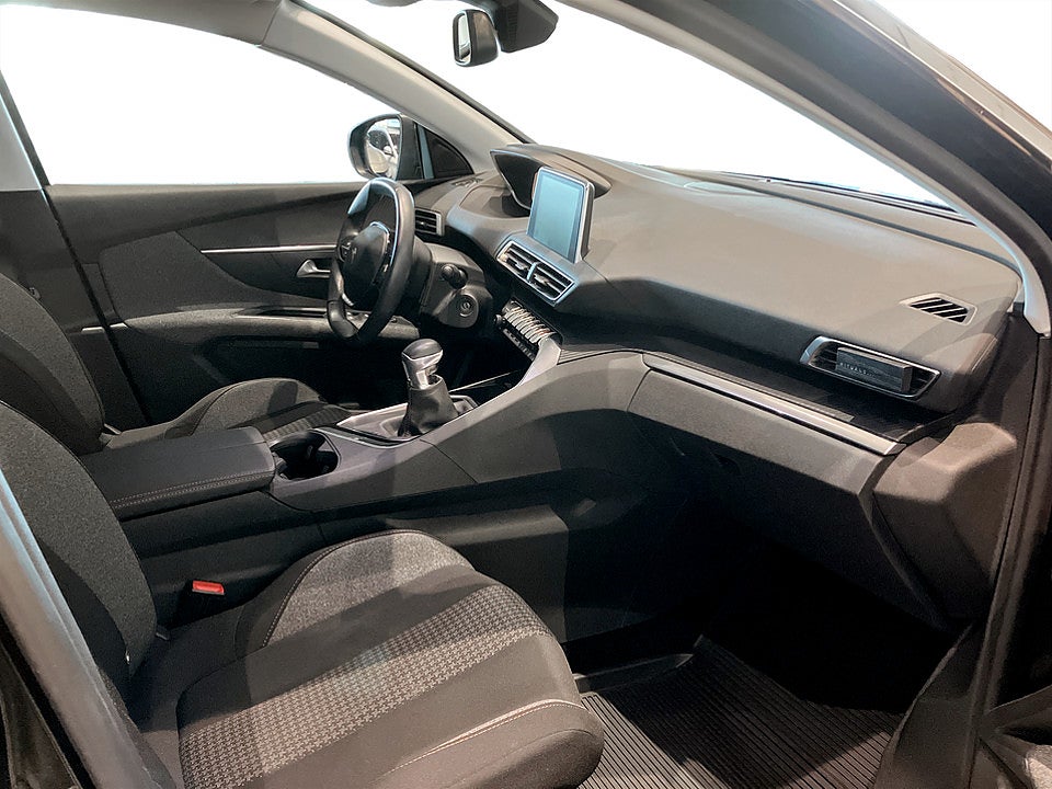 Bild på Peugeot 3008 Active 1.2 PT 130hk BACKSENSORER